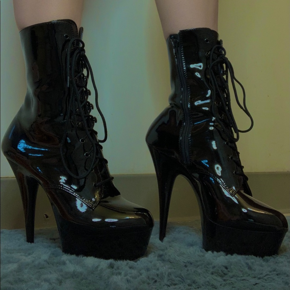 Pleaser Shoes Delight 1020- Black Patent- Size 10